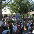 Affluence autour des tables de vote