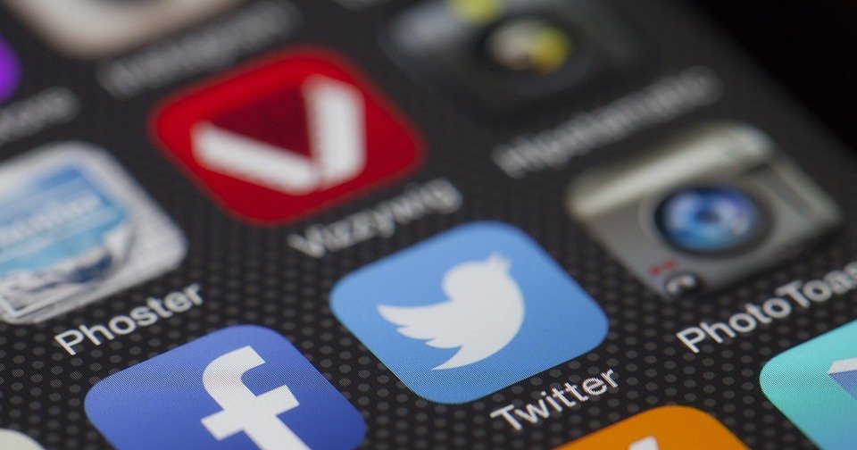 Internet, médias sociaux et fuites : vers une redéfinition de l'activité politique à l'ère de Trump ?